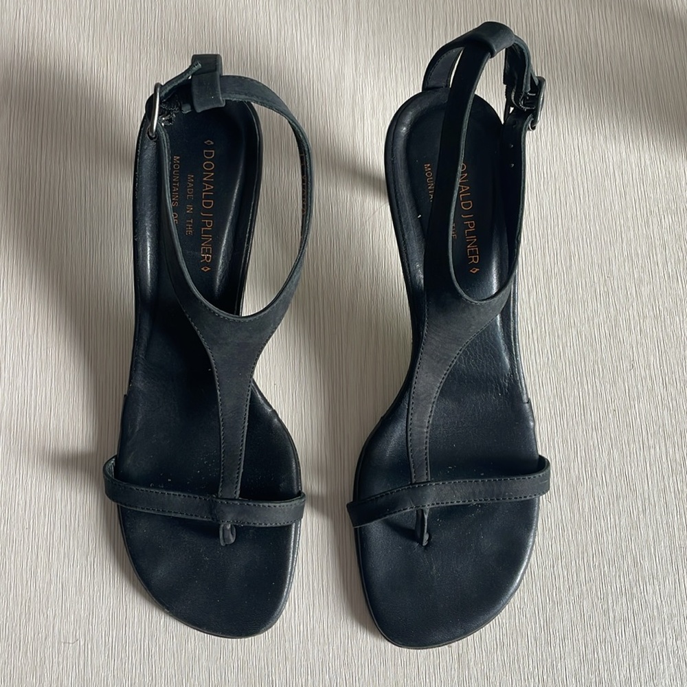 Donald J. Pliner Black Slingback Leather Sandals - Picture 2 of 5